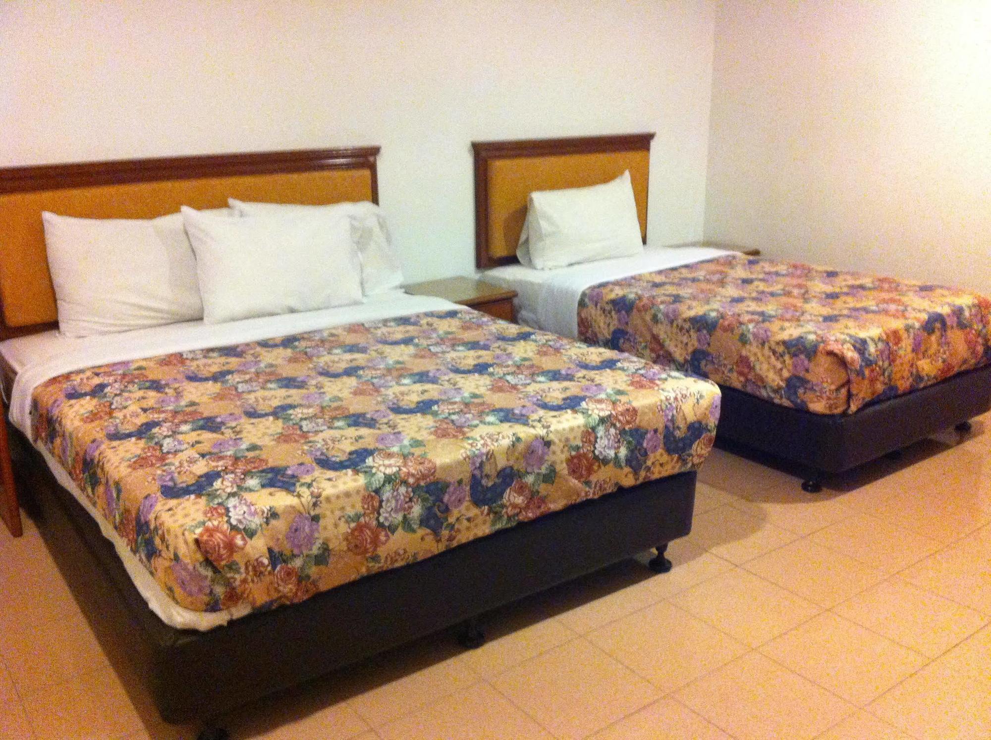 Hotel Home 88 Teluk Intan Exterior photo